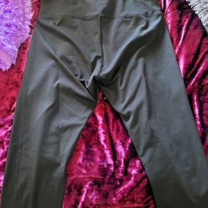 Black work out leggings